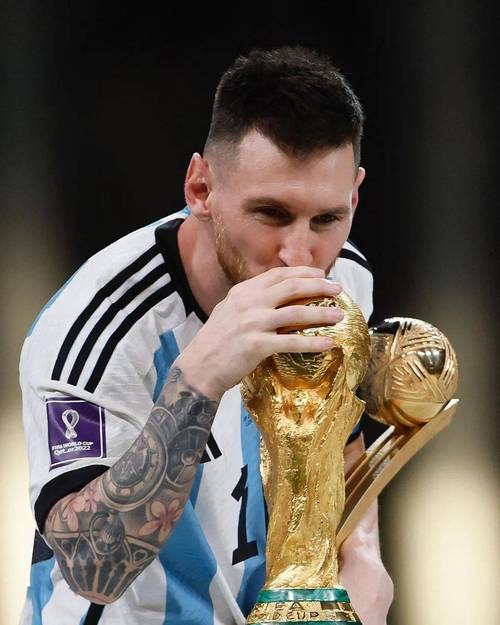 梅西夺得世界杯冠军