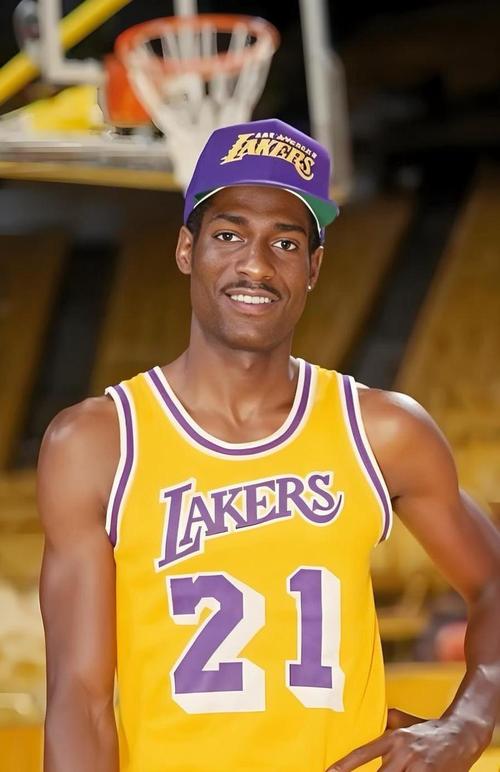 湖人退役球衣都是谁