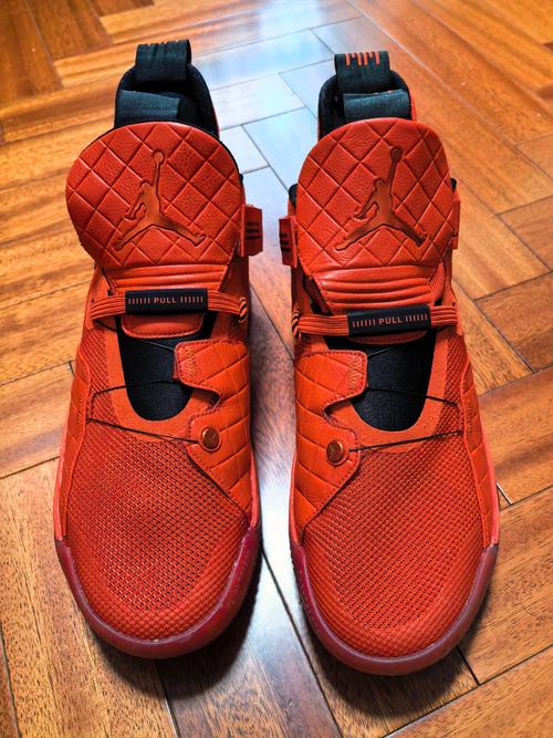 篮球鞋为什么这么难穿进去