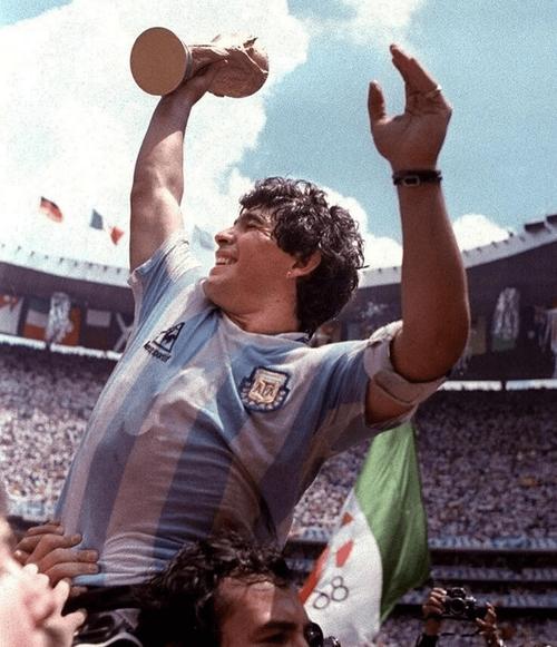 1986年世界杯：迭戈·马拉多纳的足球神话